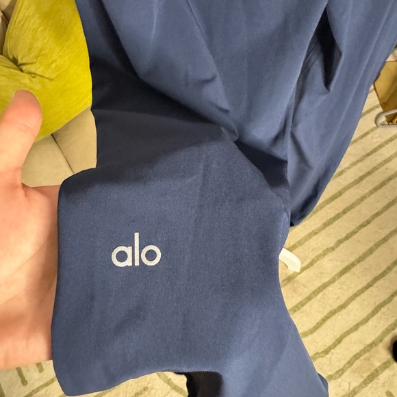 Alo Yoga Megastar Navy cargo pants - Picture 4 of 6